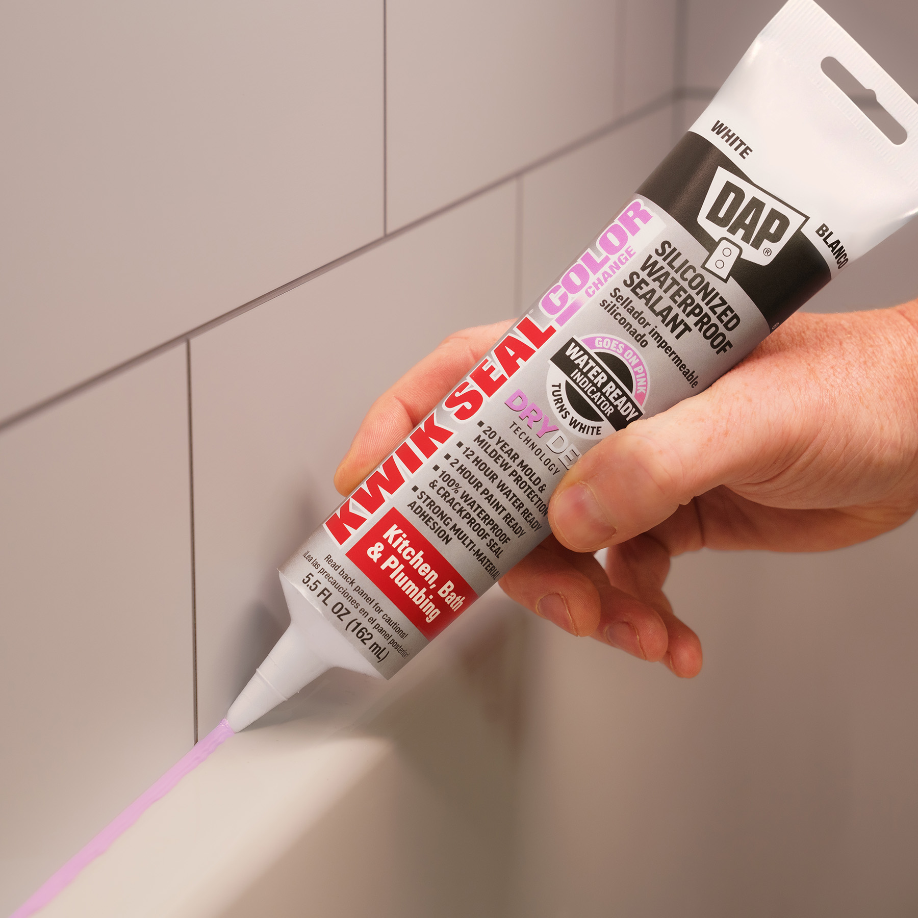 kwiksealcolorchange_5oztube_appshot_bathtub_18637_6x6-jpg
